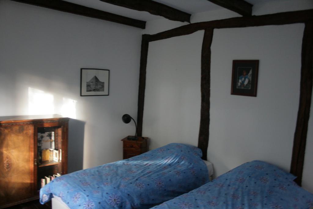 Le Petit Mas D'Ile Saint-Germain-de-Confolens Ruang foto